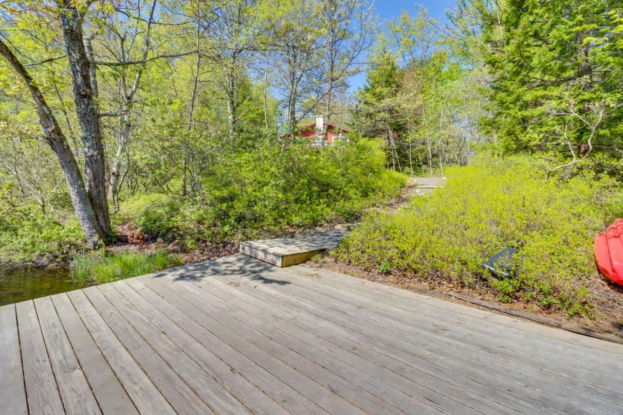 Lakefront Poconos Vacation Rental With Swim Dock! Long Pond Exterior photo